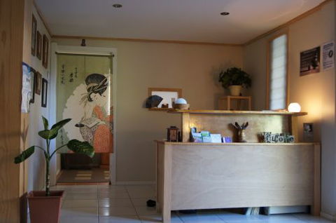 Anthony Lee–Acupuncture - Internet Find 0