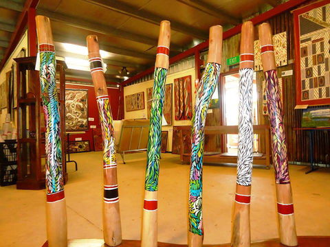 Didgeridoo Hut & Art Gallery - Renee 1