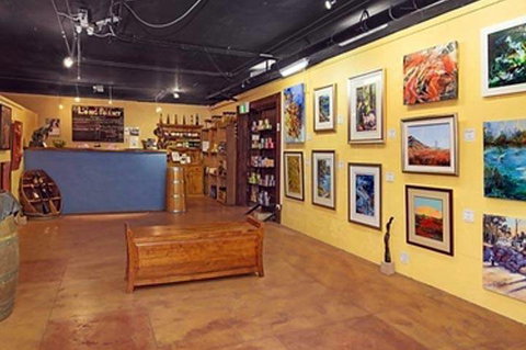 Long Point Vineyard & Art Gallery - Renee 0