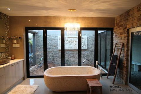 Nicholl Constructions - Renee 0