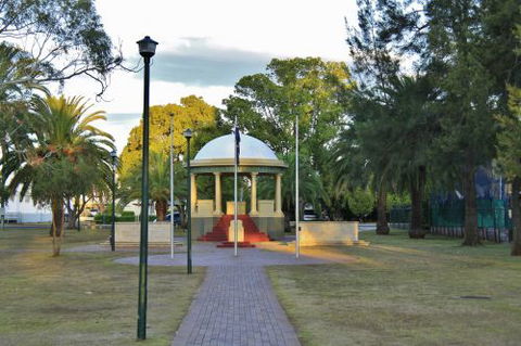 Raine & Horne Kingaroy - Renee 2