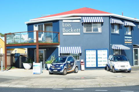 Lois Buckett Real Estate - Renee 1