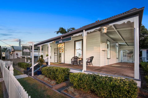 Belle Property Port Macquarie - Renee 5