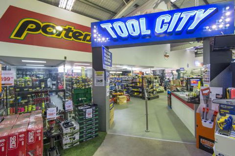Porters Mitre 10 Mackay City - Renee 2