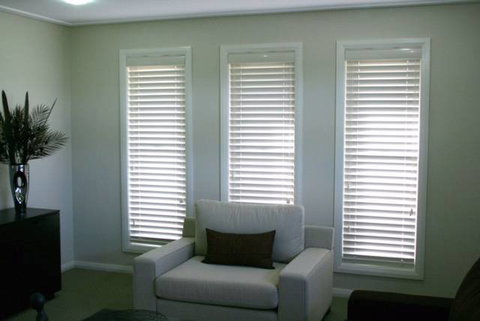 Macquarie Valley Blinds & Awnings - Renee 0