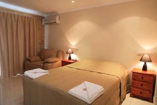 Emerald Central Palms Motel - Renee 2