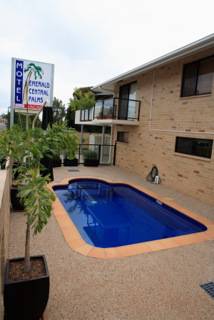 Emerald Central Palms Motel - Renee 4