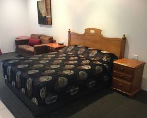 Emerald Gardens Motel & Apartments - Renee 4