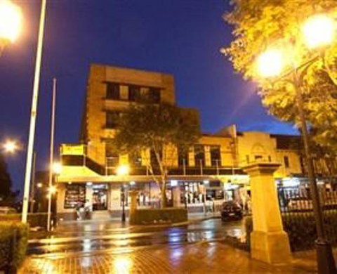 Amaroo Hotel - Renee 0