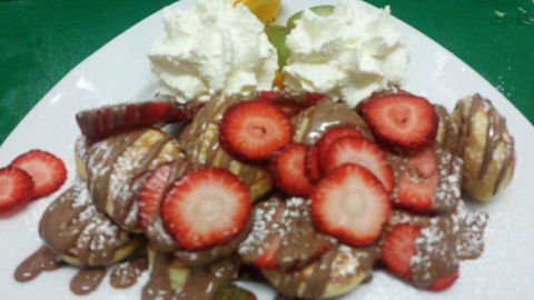 Cupz N’ Crepes - Renee 3