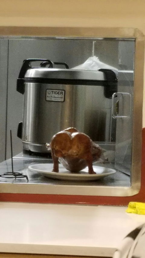 Yum Yum Peking Duck - Petrol Stations 6