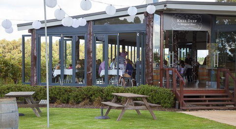 Knee Deep In Margaret River Restaurant - Qld Realsetate 11