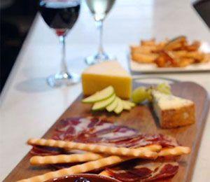 Oscar's Hotel Bar And Restaurant - Internet Find 10