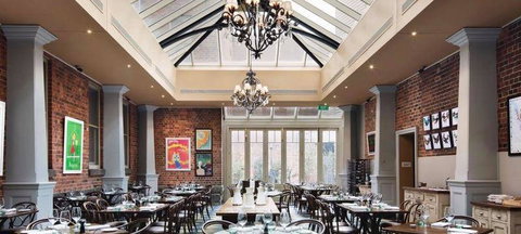 Oscar's Hotel Bar And Restaurant - Internet Find 3