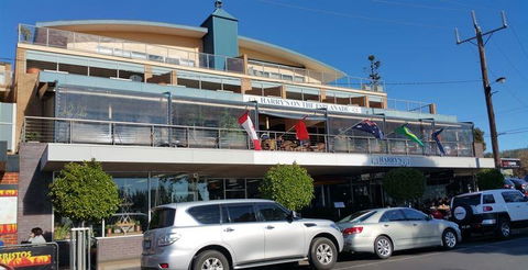 Sams Pizzeria On The Waterfront - Renee 20
