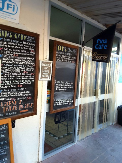 Fins Cafe - Swimm 4