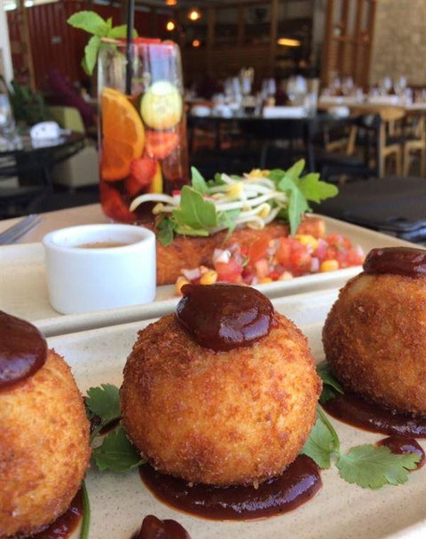 Mr Hobson - Swimm 13