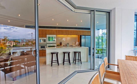 Lockman Doors & Glass - Renee 0