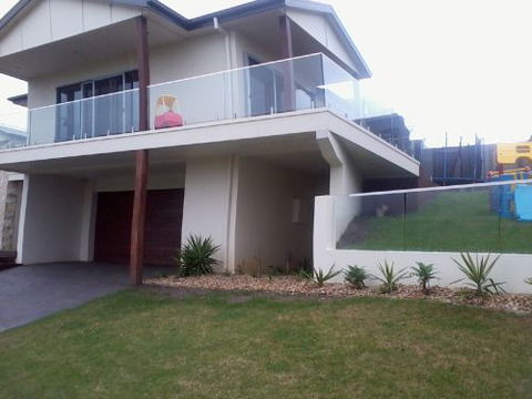 Kiama Glass - Renee 1