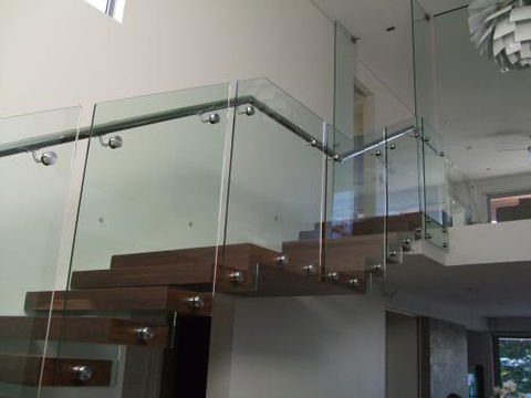 Tewantin Glass & Window Maintenance - Renee 0