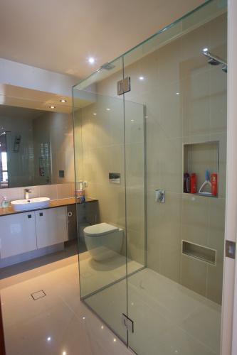 Shower Screens Maroochydore QLD Renee