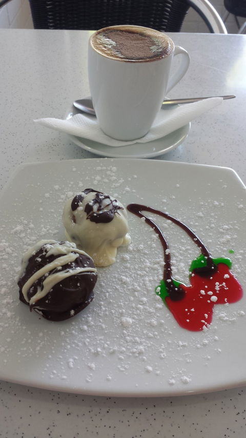 Cafe Amphora - Renee 37