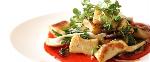 New Tattersalls Hotel - Swimm 16