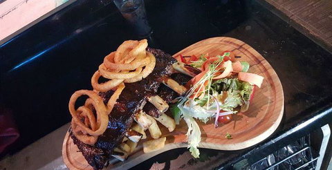 New Tattersalls Hotel - Swimm 20