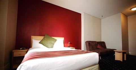 Smiling Samoyed Brewery - Renee 12