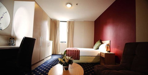 Smiling Samoyed Brewery - Renee 14