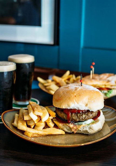 Smiling Samoyed Brewery - Renee 8