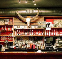 Tin Cat Cafe Restaurant and Gallery - Swimm