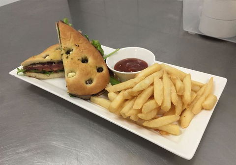 LakeFront Bistro - Internet Find 7