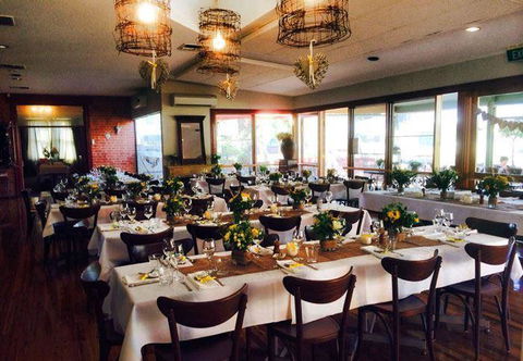 The Crossing Cafe & Restaurant - Swimm 7