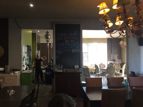 Moodi's Cafe - Internet Find 0