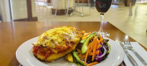 Beerwah Hotel - Renee 1