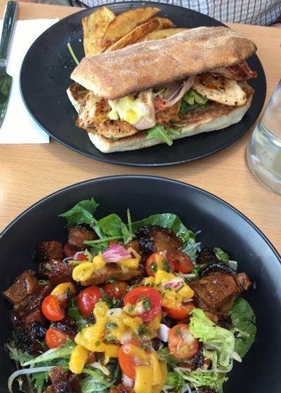 Carpe Diem Cafe & Restaurant - Swimm 11