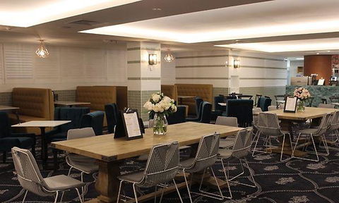 Eat At Whalers - Swimm 2