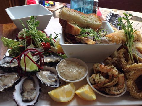 The Flying Fish Cafe - Petrol Stations 0