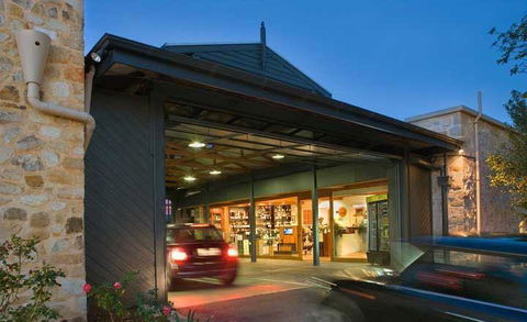 Edinburgh Hotel And Cellars - Renee 6