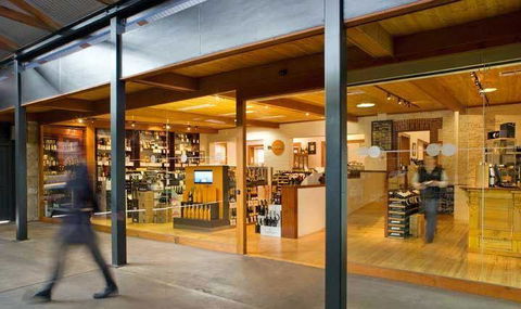 Edinburgh Hotel And Cellars - Renee 7