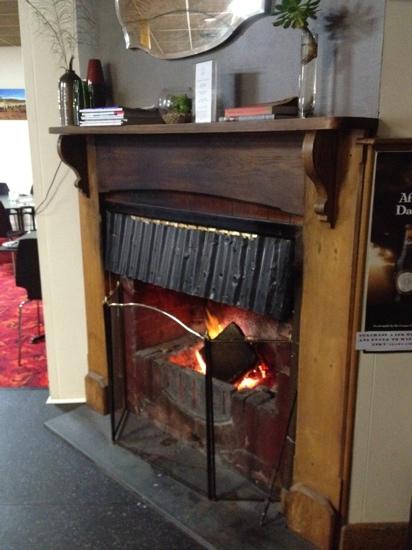 Flinders Rest Hotel - Petrol Stations 4