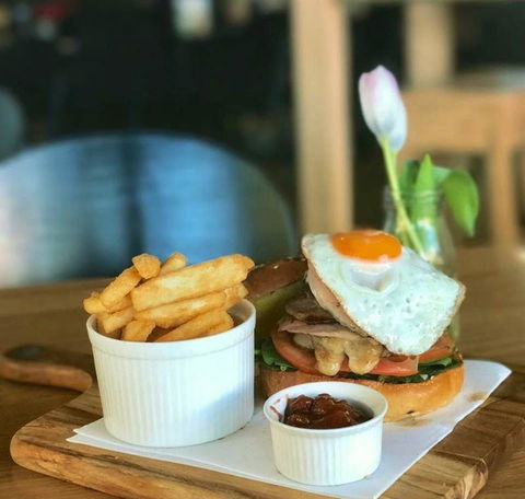 Little Oak Eatery - Renee 5