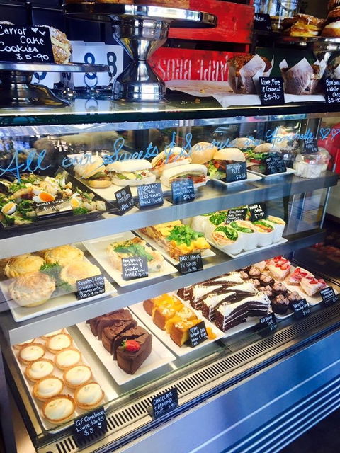 Cenzo's Cafe & Pizzeria - Qld Realsetate 1