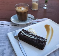 Jack Loves Red - Qld Realsetate