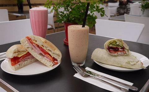 The Ladybird Cafe - Renee 7