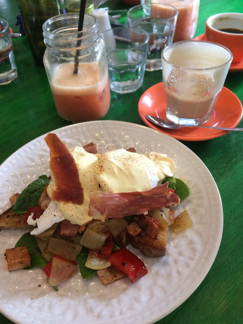 La Mar Cafe Providore - Petrol Stations 7