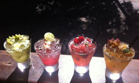 Ellis Beach Bar & Grill - Swimm 8