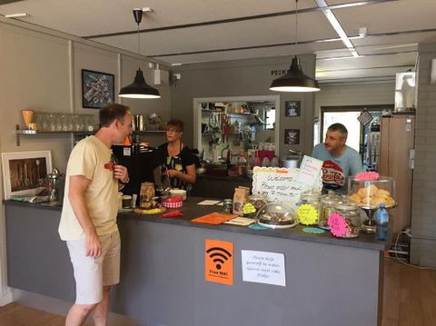 Pickers Cafe & Collectables - Internet Find 0