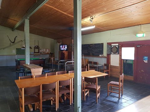 Yolla Tavern - Swimm 0